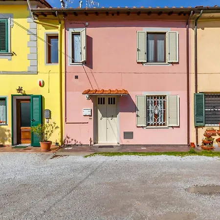 Guesthost - Airport Comfy - Private Parking Apartamento Pisa